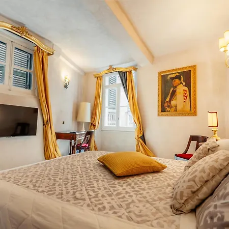 Luxury&charme Historical Center Affittacamere *